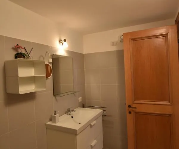 A Pochi Passi Da S. Pietro *